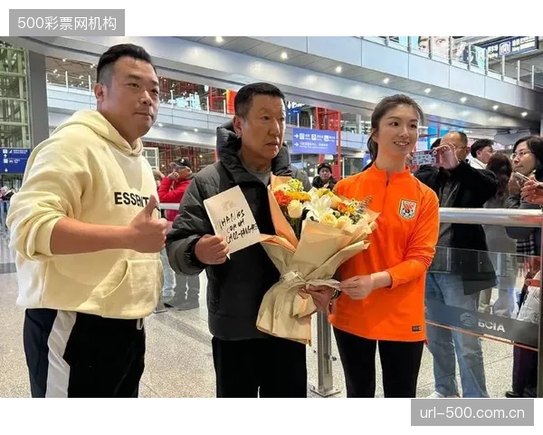 泰山教练组突发变动，莫雷诺离队或对崔康熙战术部署产生后续影响。